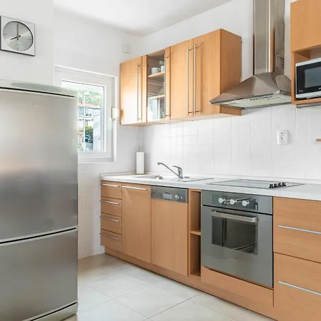Brightflat Makarska